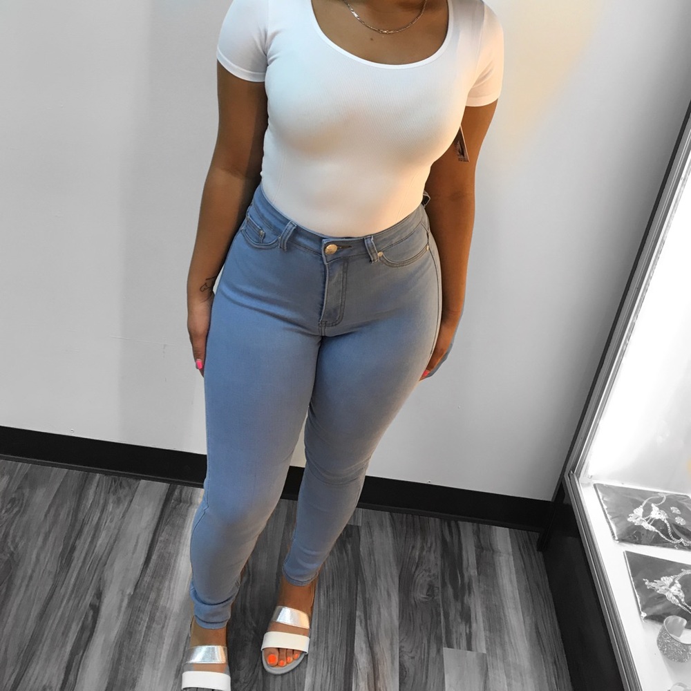 ‼️ Solid Highwaist Light Wash Stretch Denim Jean